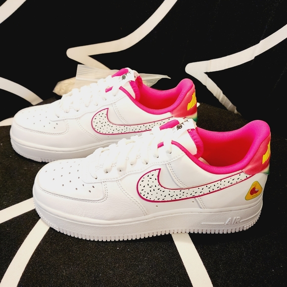 Nike Air Force 1 Low Dragon Fruit Size 6 New - Picture 2 of 16